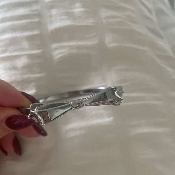 Kate Spade silver bow bangle - Picture 2 of 4